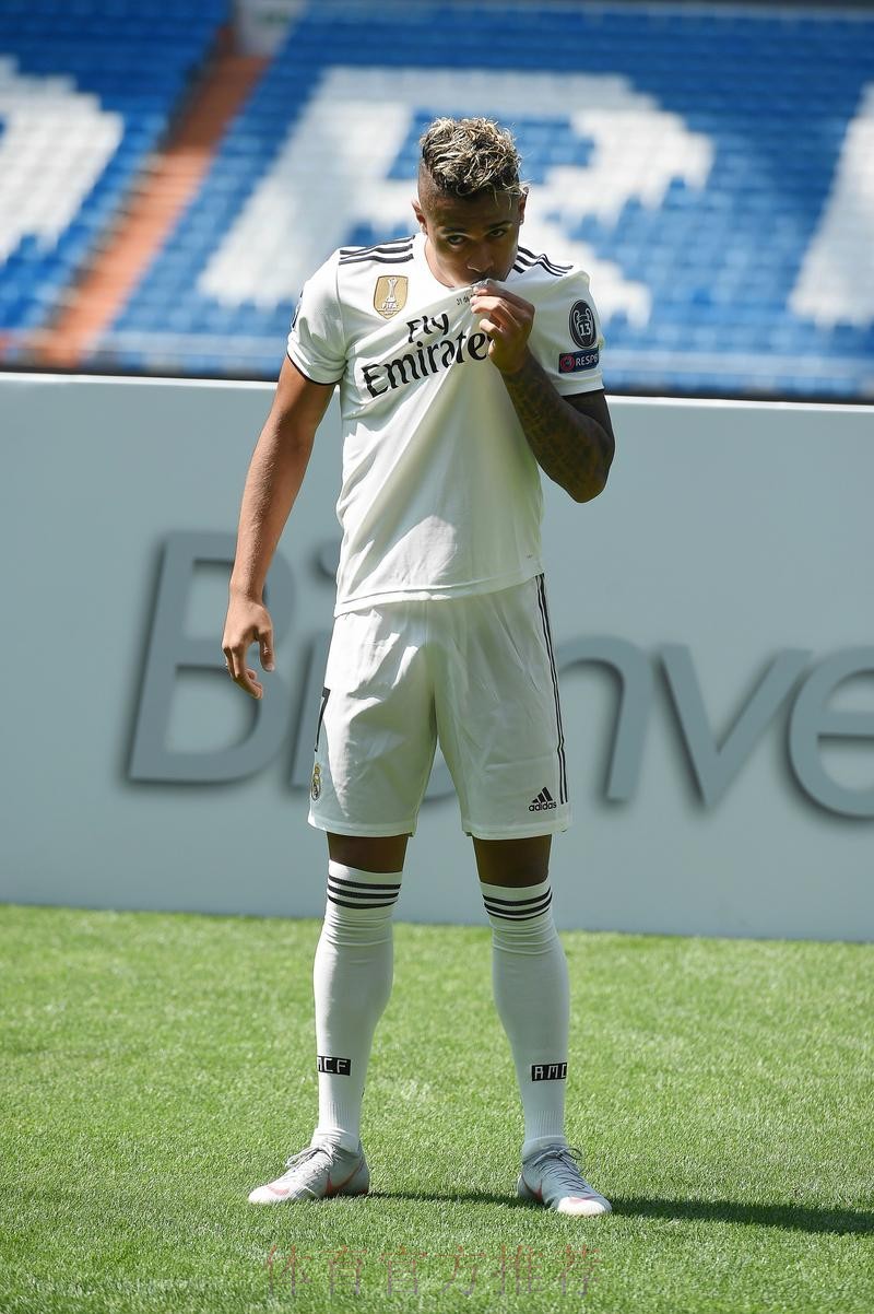 5场两球! 官方:迪亚斯当选皇马12月最佳球员 5场两球! 官方:迪亚斯当选皇马12月最佳球员